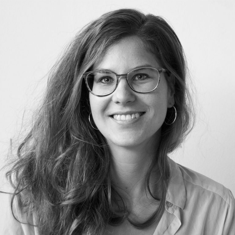 cropped-Sarah-website1.jpg
